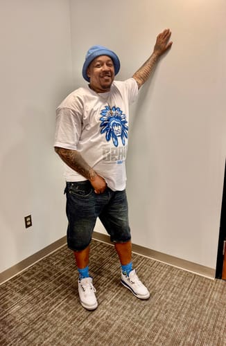 Chief tee in white with UNC 4s